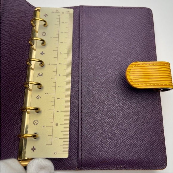 Louis Vuitton Epi Leather Agenda Passport Holder EUC with LV RULER - Picture 4 of 12